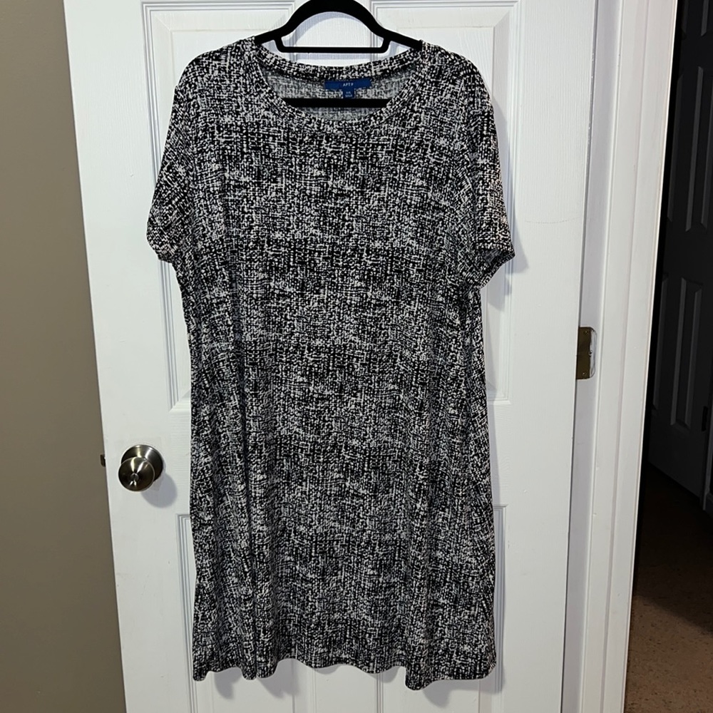 Black & white dress